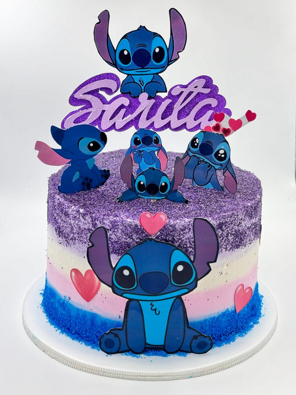 Hermosa Torta en crema personalizada En Bogotá , motivo STICH Decorado en colores morado y blanco