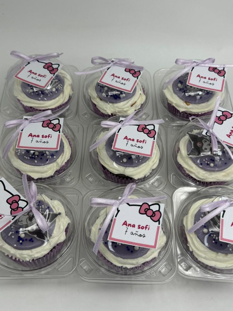 Una muestra de cupillos para empresas Decorados con impresión comestible y logo corporativo