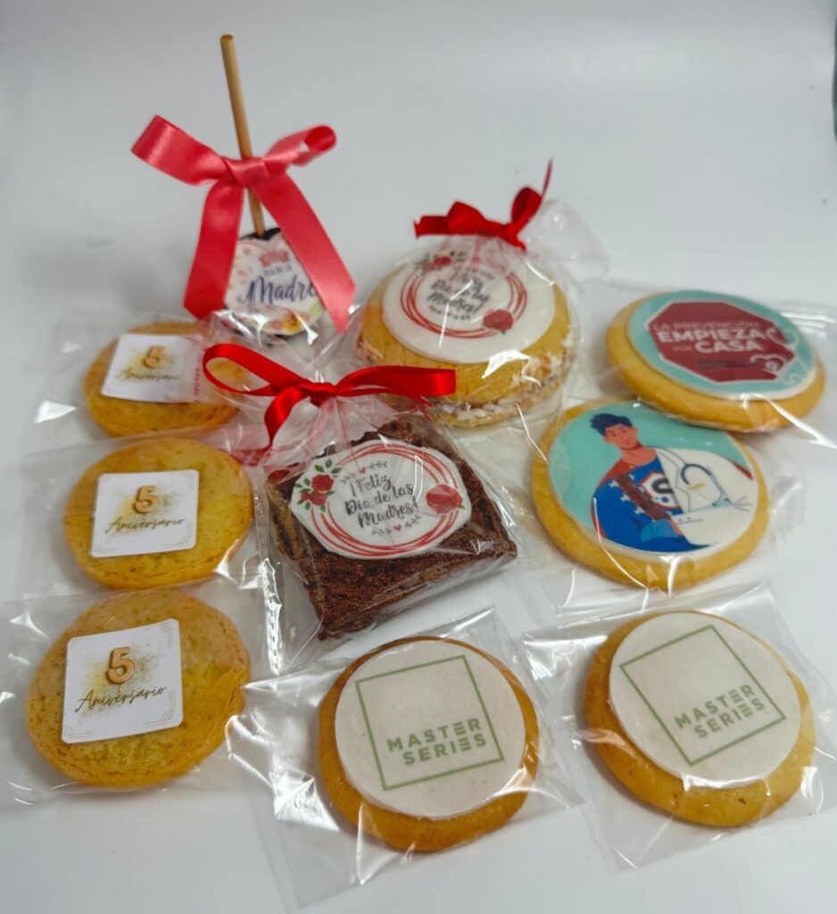 Personalización con galletas corporativas con logo y mensaje empresarial