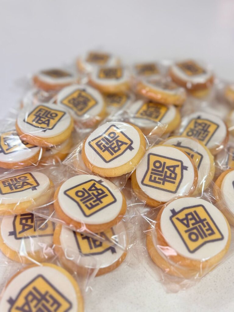 Primero que todo, te presentamos estas Galleticas con empaque individual para la empresa filotea con impresión comestible?