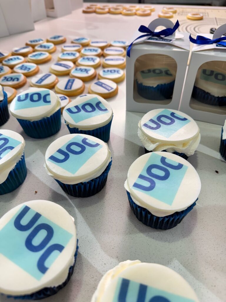 Imágenes de galletas y c branding corporativo De la empresa Uoc, corporativo