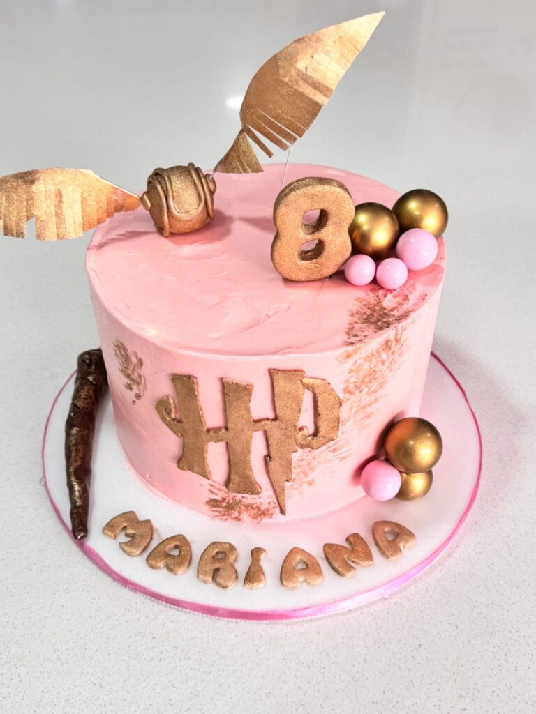 Tortas Personalizadas en Bogotá 11 Torta de Harry Potter snitch dorado